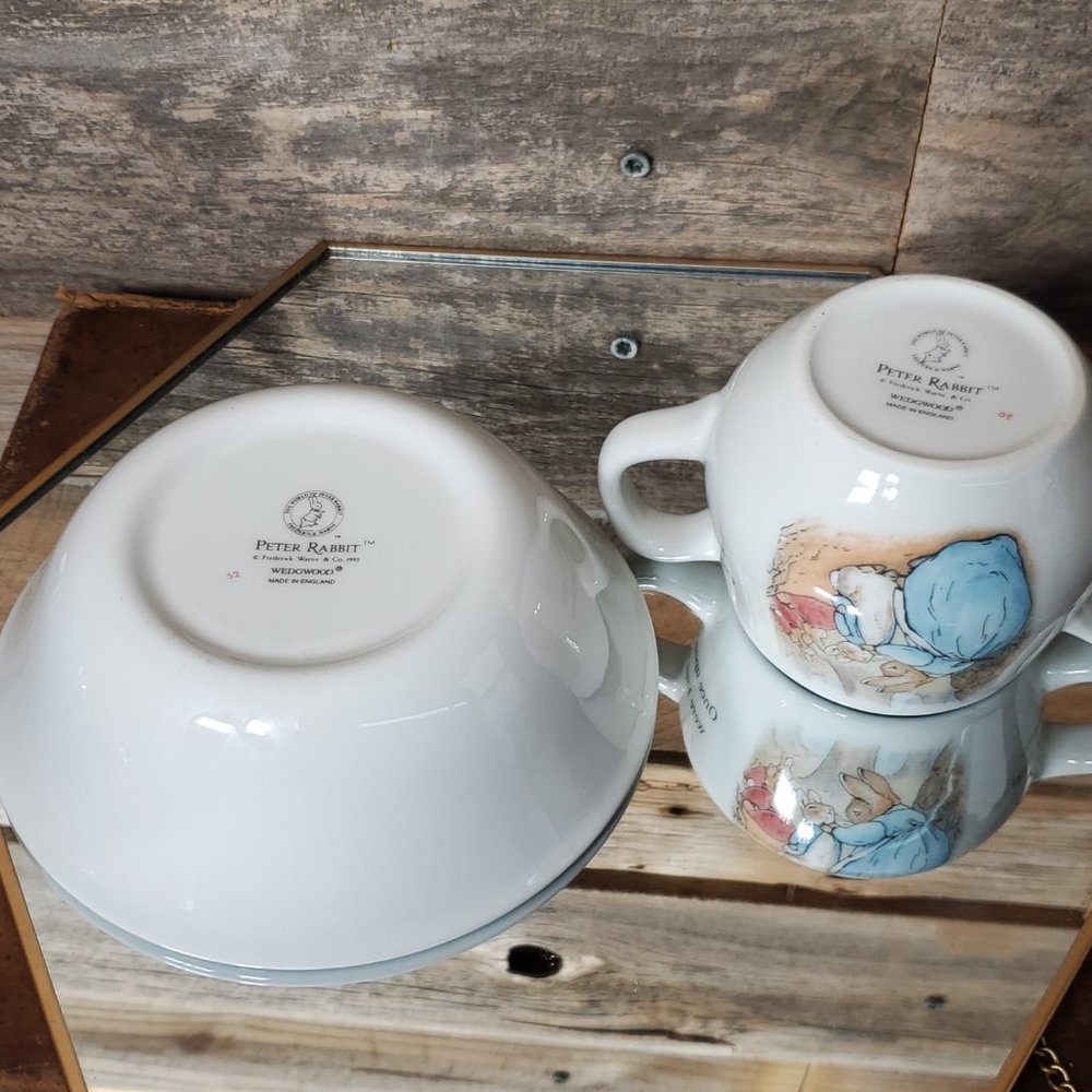 Beatrix Potter's Peter Rabbit Wedgwood 2 piece mug and bowl set - Picture 4 of 12